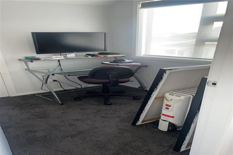 Photo of property in 128d Randwick Road, Moera, Lower Hutt, 5010