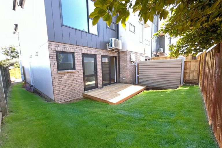 Photo of property in 523f Pakuranga Road, Howick, Auckland, 2010