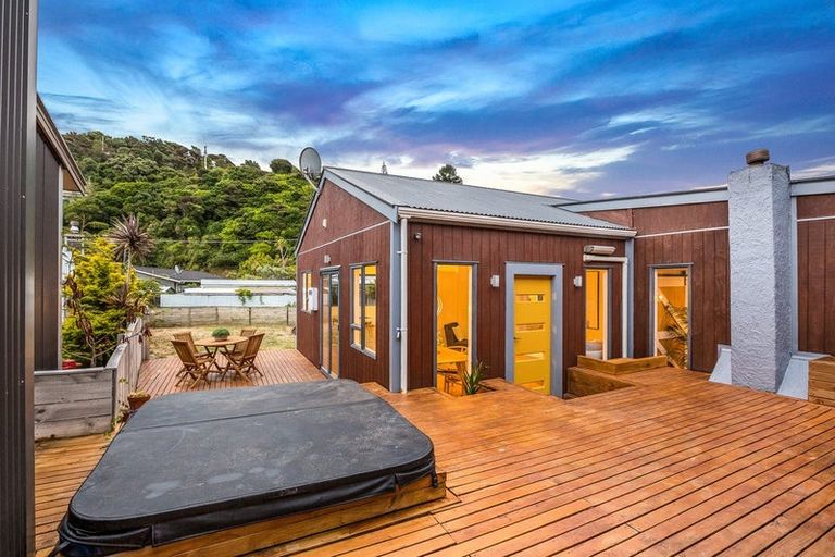 Photo of property in 53 Cluny Road, Plimmerton, Porirua, 5026