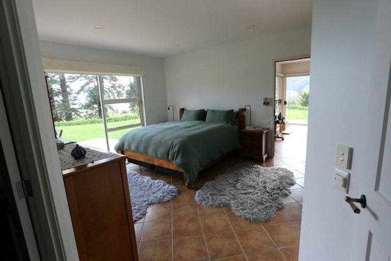 Photo of property in 5564 Kenepuru Road, Waitaria Bay, Picton, 7282