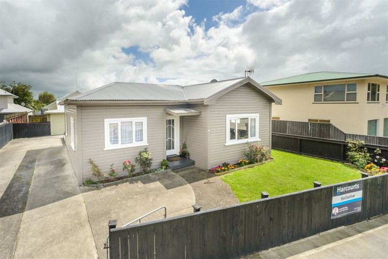 Photo of property in 351 Tremaine Avenue, Takaro, Palmerston North, 4412