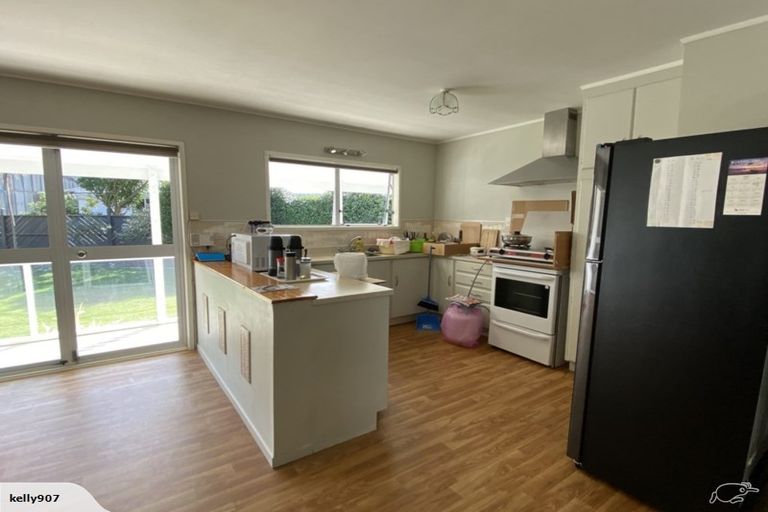 Photo of property in 16 Kakapo Place, Papatoetoe, Auckland, 2025