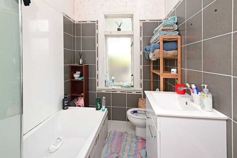 Photo of property in 18 Birdwood Road, Pukekohe, 2120