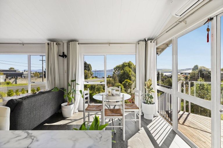 Photo of property in 32 Shepherd Road, Waipahihi, Taupo, 3330