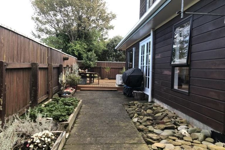 Photo of property in 2/212 Waterloo Road, Hutt Central, Lower Hutt, 5011