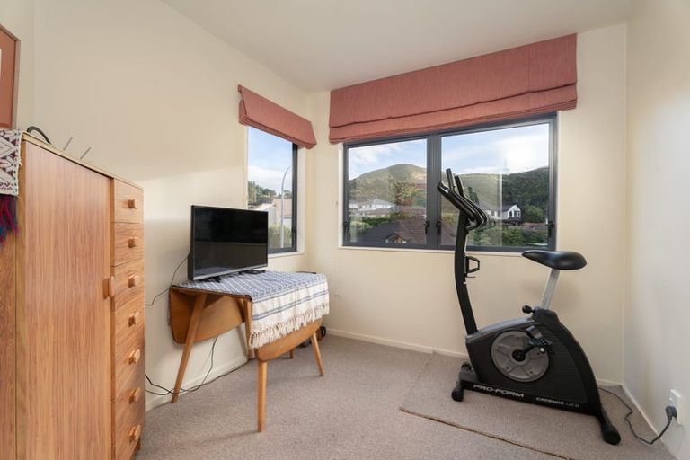 Photo of property in 7 Myers Grove, Churton Park, Wellington, 6037