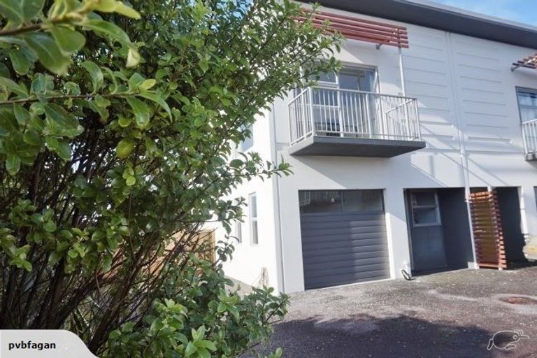 Photo of property in 38 Maratahu Street, Westown, New Plymouth, 4310