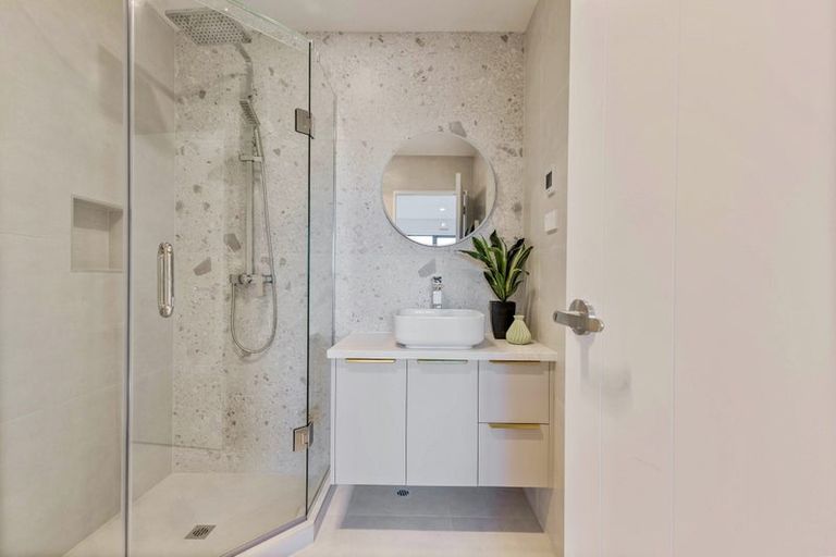 Photo of property in 44c Bruce Road, Glenfield, Auckland, 0629