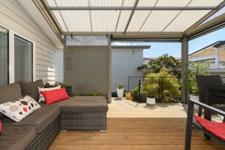 Photo of property in 11 Kamahi Crescent, Papamoa Beach, Papamoa, 3118