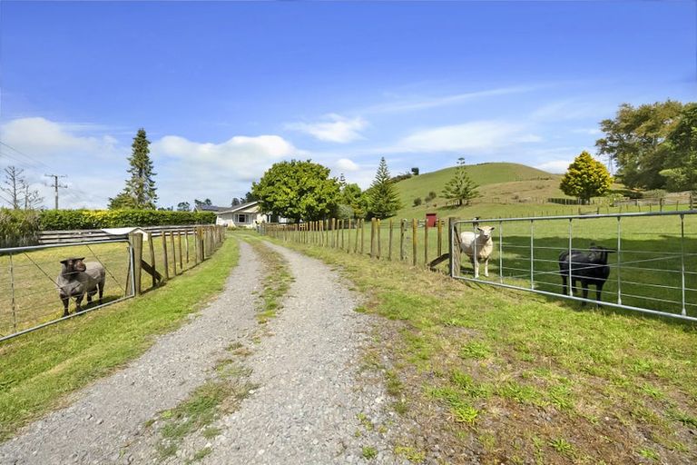 Photo of property in 768 Mountain Road, Lepperton, Inglewood, 4389