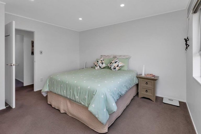 Photo of property in 26 Manaia View Road, One Tree Point, 0118