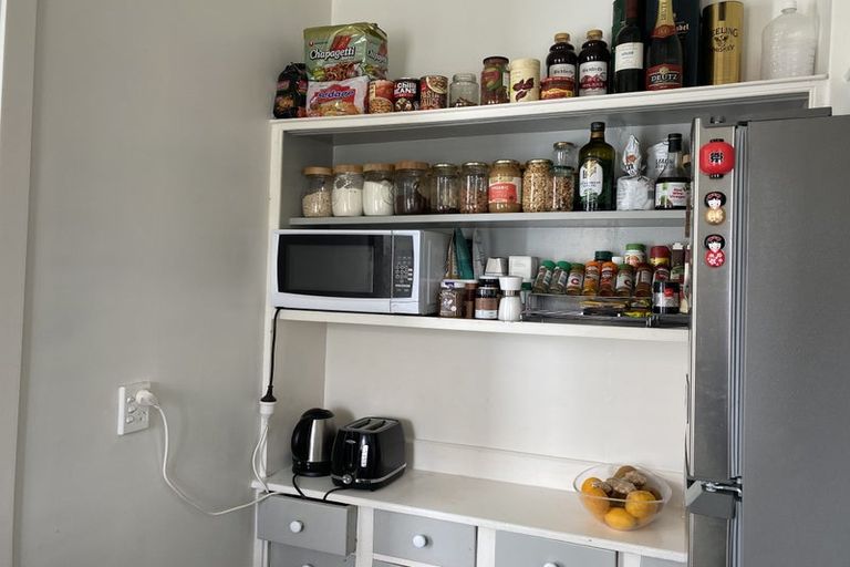 Photo of property in 18 Shoal Bay Road, Devonport, Auckland, 0624