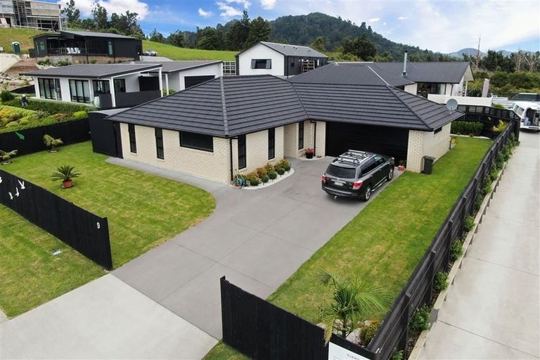 Photo of property in 9 Manatu Close, Whangamata, 3691