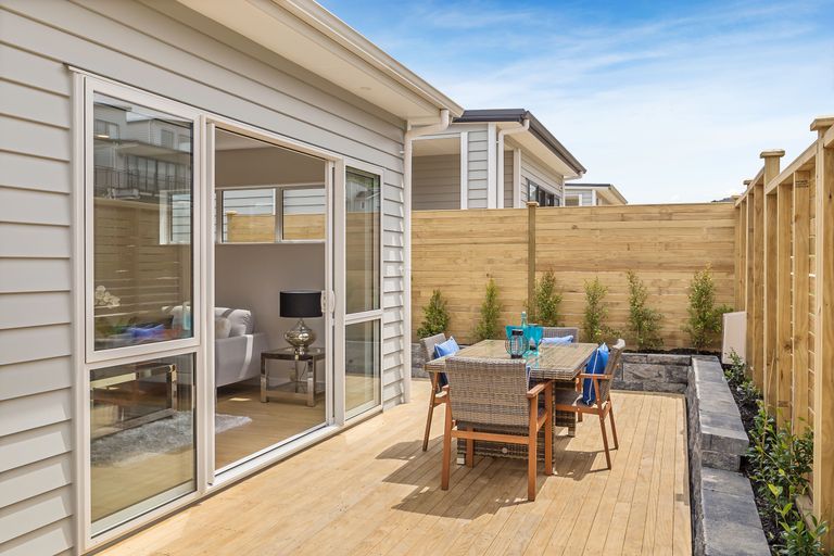 Photo of property in 41 Ascension Crescent, Orewa, 0931