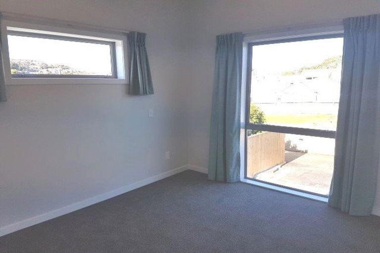 Photo of property in 1/32 Dr Taylor Terrace, Johnsonville, Wellington, 6037