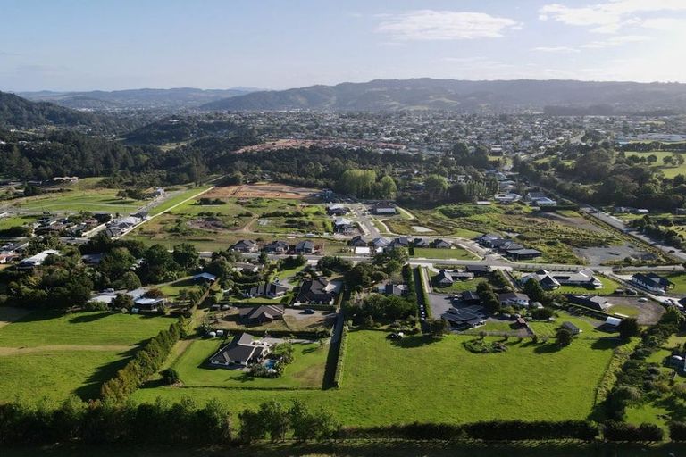 Photo of property in 15 Sands Road, Glenbervie, 0173