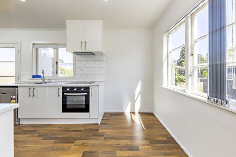 Photo of property in 51 Weymouth Road, Manurewa, Auckland, 2102