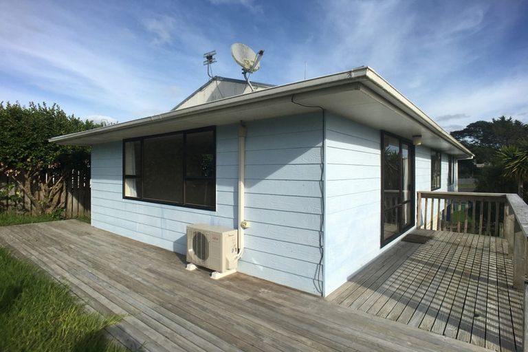 Photo of property in 60 Lavelle Road, Henderson, Auckland, 0612