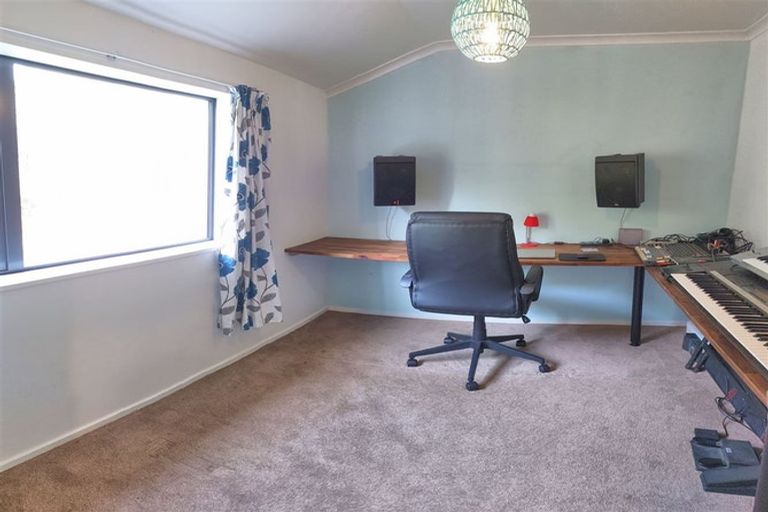 Photo of property in 1 Leith Drive, Loburn, Rangiora, 7472