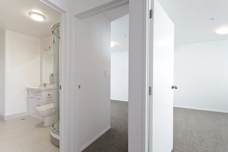 Photo of property in 8/26 Railway Street West, Papakura, 2110