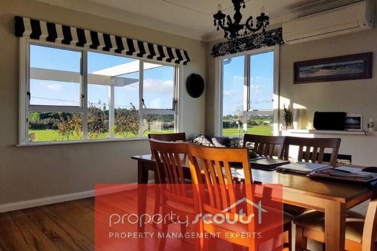 Photo of property in 39 Te Arei Road, Sentry Hill, New Plymouth, 4373