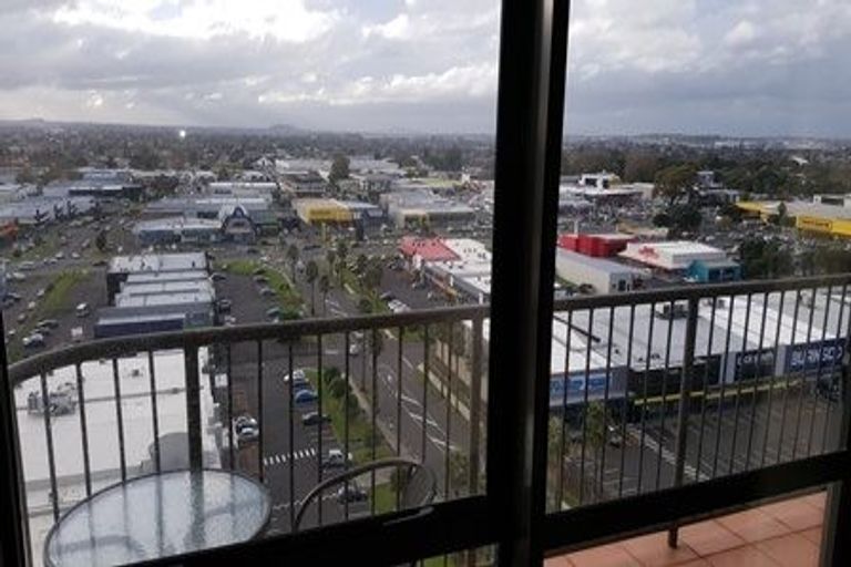 Photo of property in The Rennaissance, 13e/18 Ronwood Avenue, Manukau, Auckland, 2104