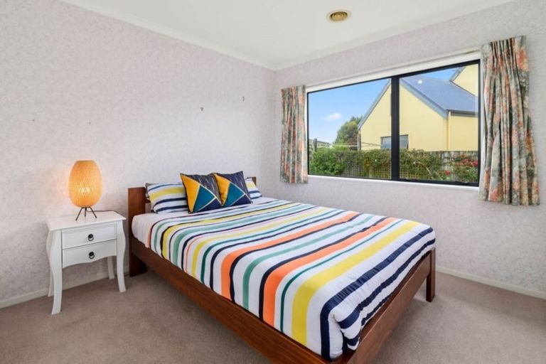 Photo of property in 33 Hoyte Place, Pukehangi, Rotorua, 3015