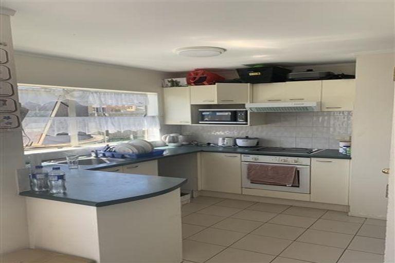 Photo of property in 2/53 Robert Skelton Place, Clendon Park, Auckland, 2103