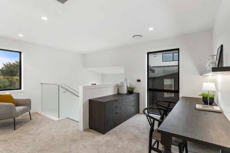 Photo of property in 28a Oliver Twist Avenue, Mellons Bay, Auckland, 2014