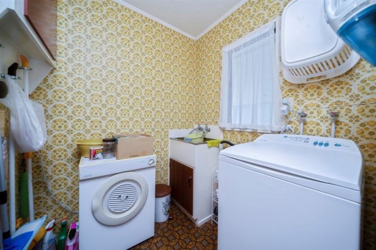 Photo of property in 5 Manuka Place, Hawera, 4610