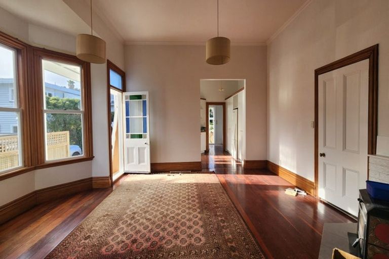Photo of property in 195 Clyde Street, Island Bay, Wellington, 6023