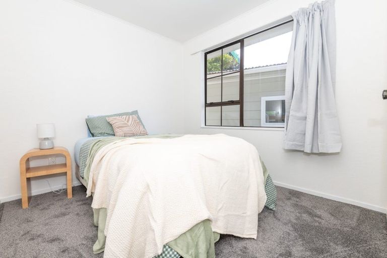 Photo of property in 23 Dominica Crescent, Grenada Village, Wellington, 6037