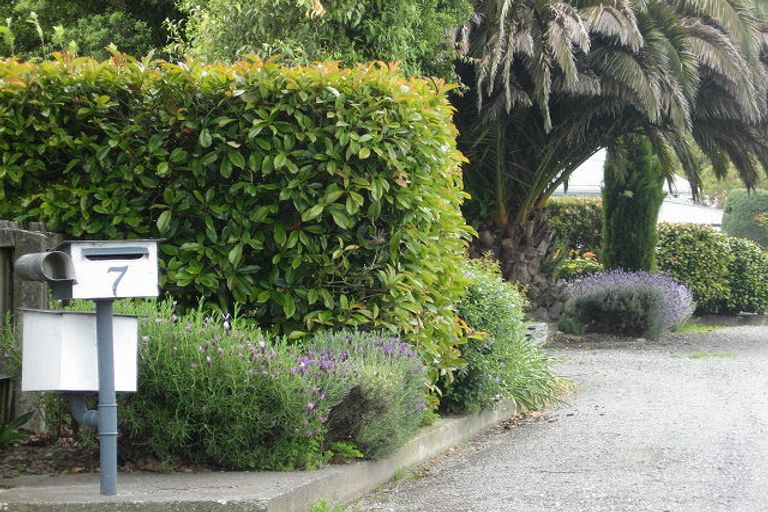 Photo of property in 7 Barclay Place, Burwood, Christchurch, 8061