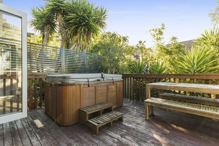 Photo of property in 186b Old Titirangi Road, Titirangi, Auckland, 0604