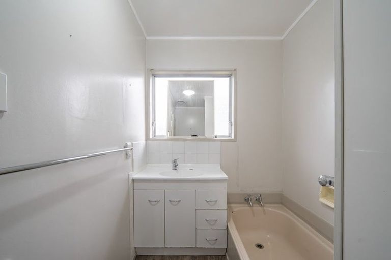 Photo of property in 15 Ellicott Road, Nawton, Hamilton, 3200