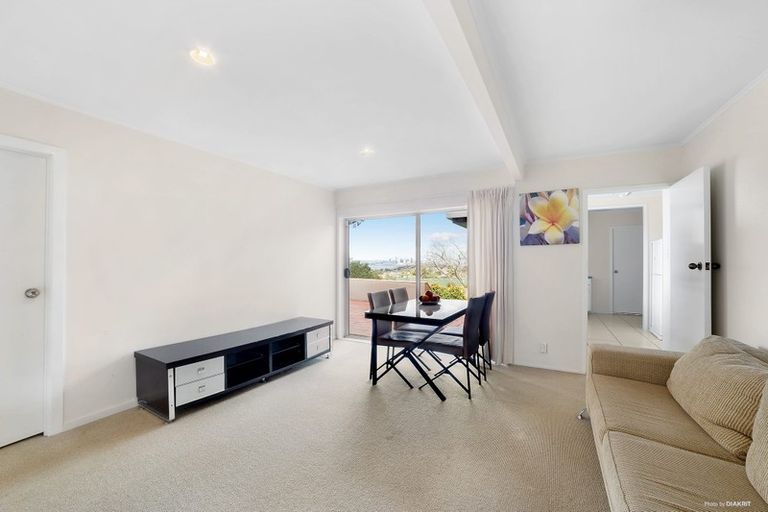 Photo of property in 115 Pupuke Road, Northcote, Auckland, 0627