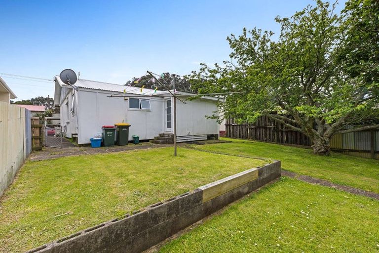 Photo of property in 32 Pendarves Street, New Plymouth, 4310