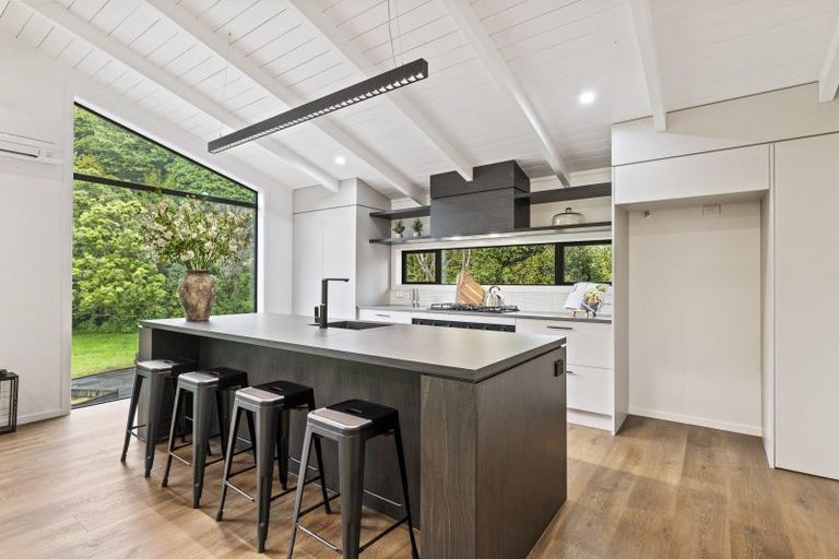 Photo of property in 11 Marina Grove, Frankleigh Park, New Plymouth, 4310