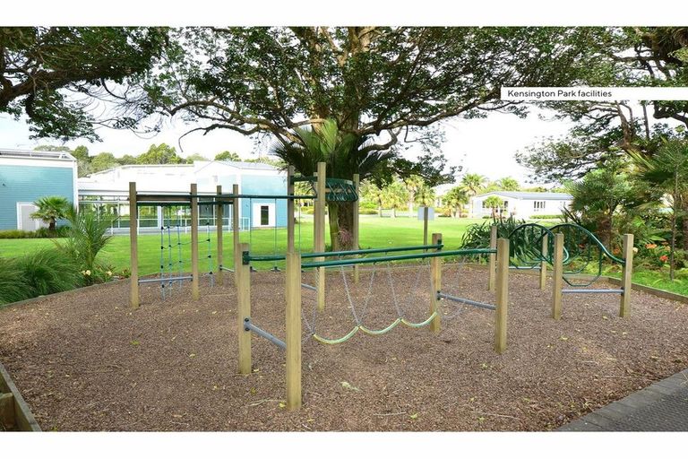 Photo of property in 64 Eaves Bush Parade, Orewa, 0931