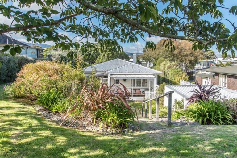Photo of property in 7-7a Weka Road, Raumati Beach, Paraparaumu, 5032