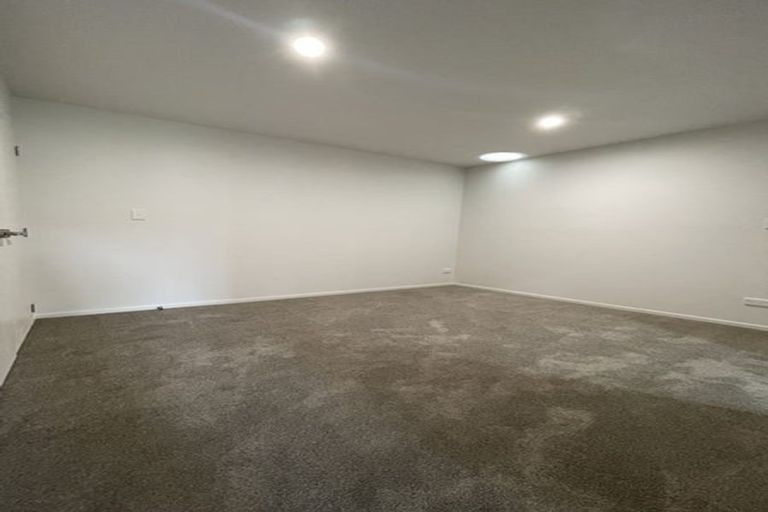 Photo of property in 4/10 Vinifera Place, Fairview Heights, Auckland, 0632