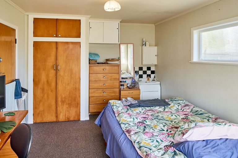 Photo of property in 22 Hinau Street, Tawa, Wellington, 5028