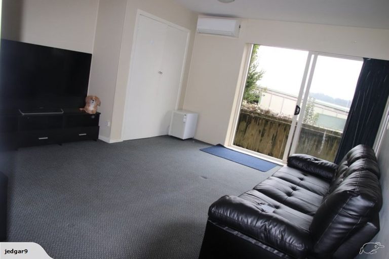 Photo of property in 1/9 Pemberton Avenue, Bayview, Auckland, 0629