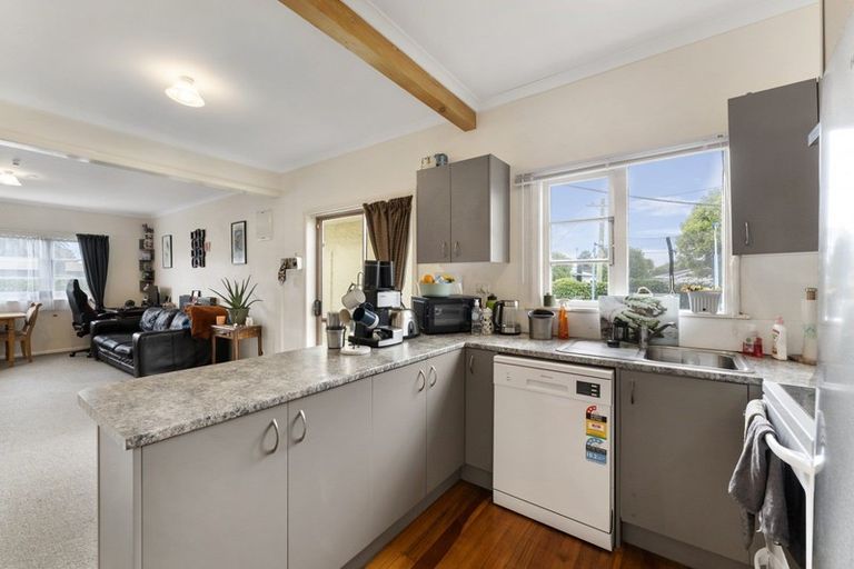 Photo of property in 38 Sweetman Avenue, Paraparaumu Beach, Paraparaumu, 5032