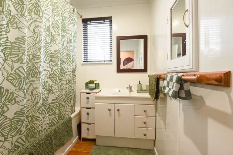 Photo of property in 17 Glenfield Road, Owhata, Rotorua, 3010