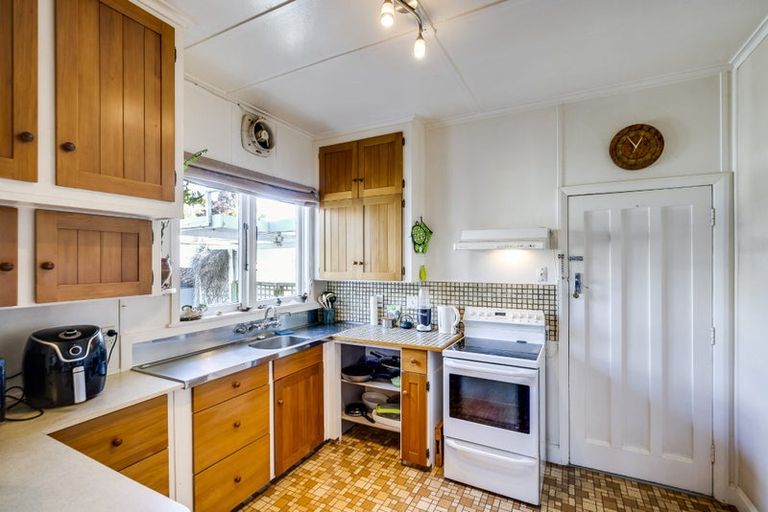 Photo of property in 4 Logan Avenue, Marewa, Napier, 4110