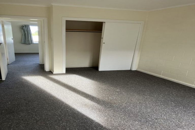 Photo of property in 9 Archbold Street, Newlands, Wellington, 6037