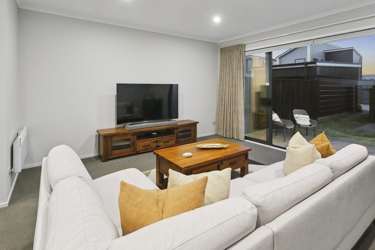 Photo of property in 12 Rangihina Road, Hobsonville, Auckland, 0616