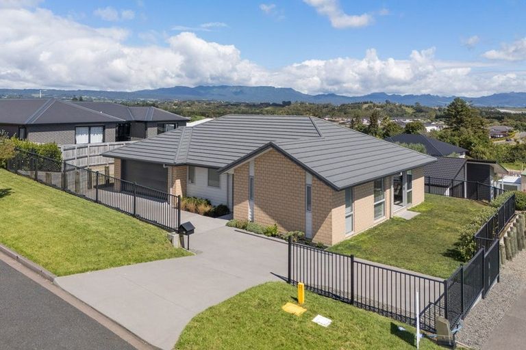 Photo of property in 17 Te Kaka Place, Omokoroa, 3114