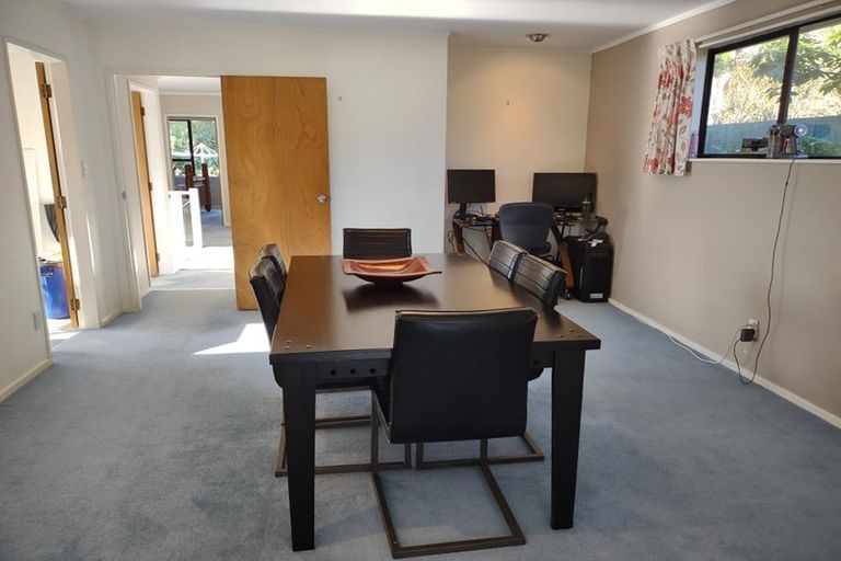 Photo of property in 11 Kinnel Grove, Papakowhai, Porirua, 5024